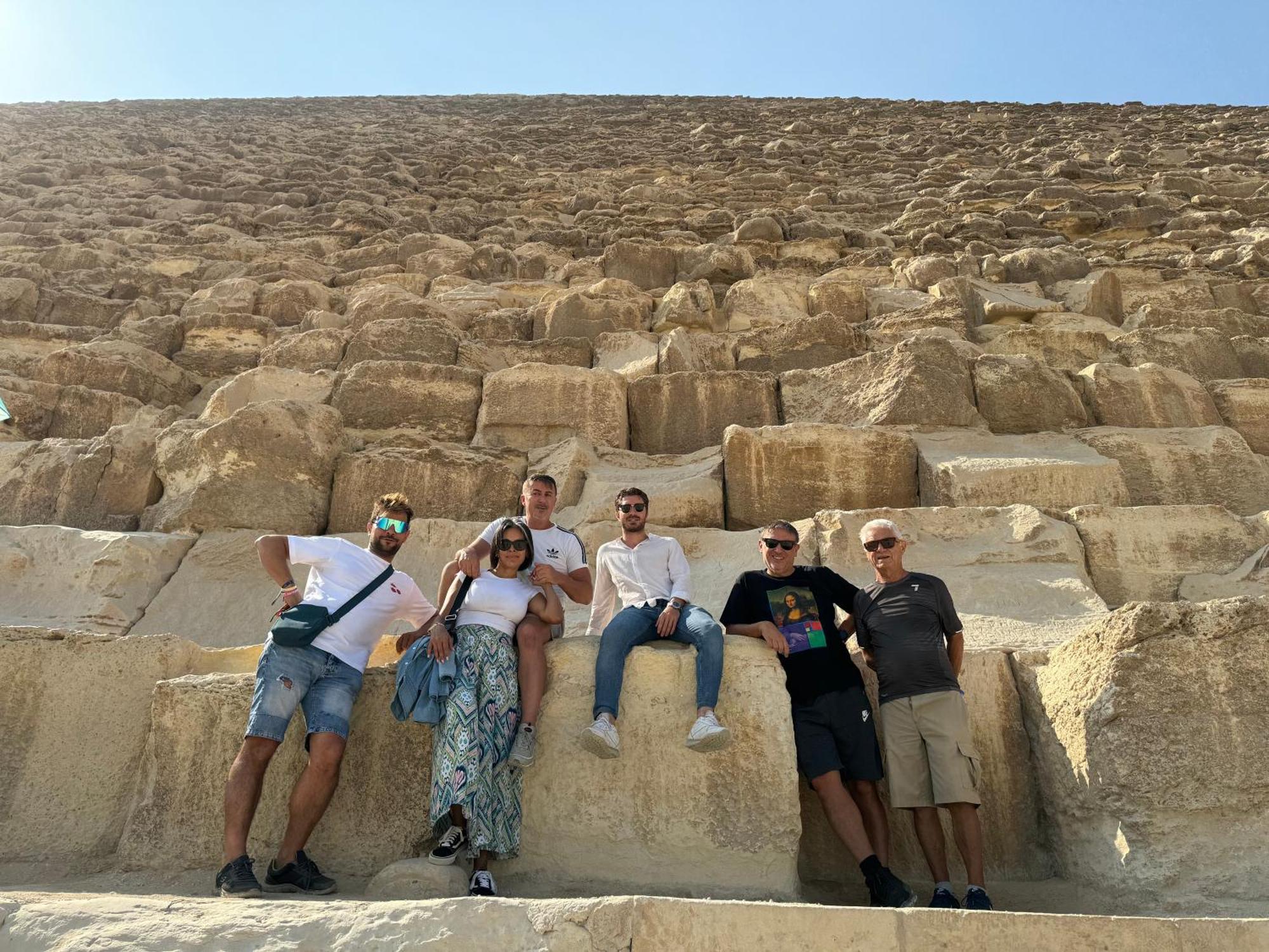 Unique Pyramids Boutique Inn Kafret el-Gabal Exteriör bild